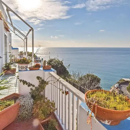 Amazing In Santangelo Dischia Apartment